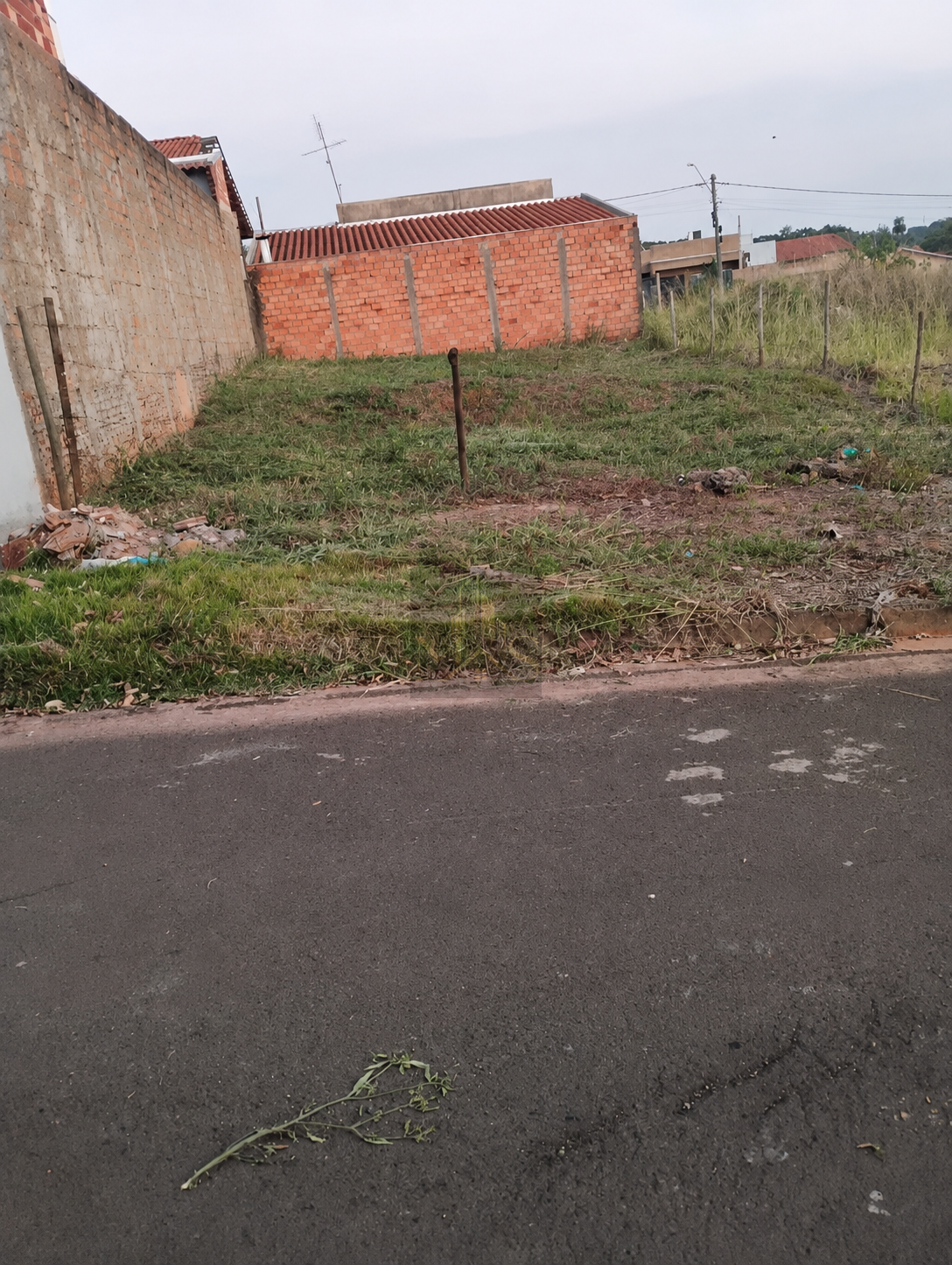 Terreno a venda no bairro Residencial Santa Rita